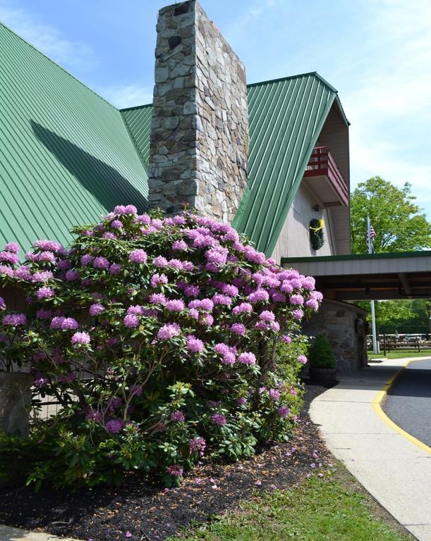 Alpine Lake Resort Terra Alta Exterior photo